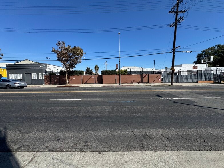 More Photos Of 6006 S Western Ave, Los Angeles Warehouse For Sale