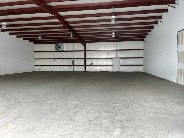 More Photos Of 3384 NE 34th ave, Wildwood Unknown For Lease