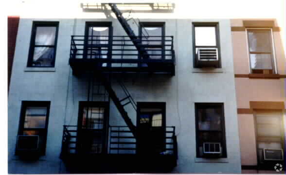 Primary Photo Of 337 E 81st St, New York Apartments For Lease