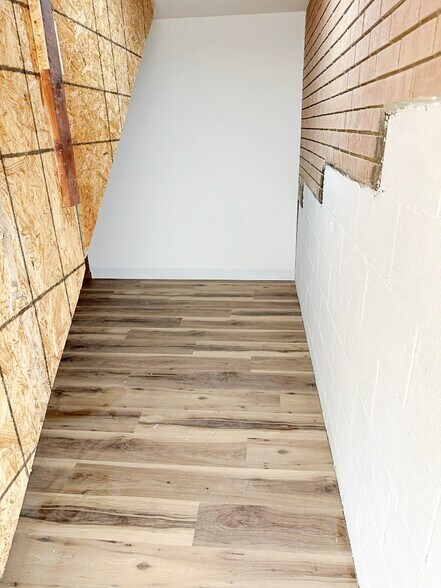 More Photos Of 3843 Harrison St, Bellevue Office For Sale