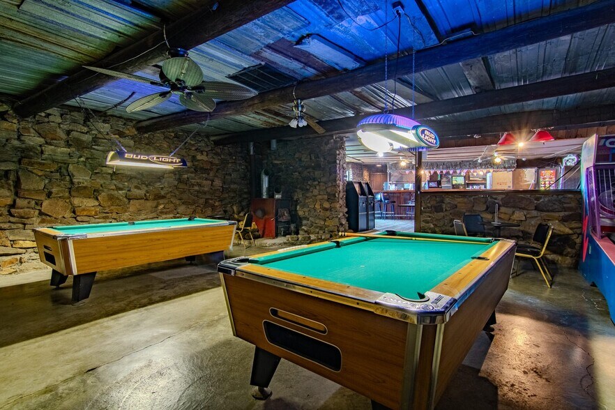 More Photos Of 18400 E B Hwy, Sheldon Flex For Sale