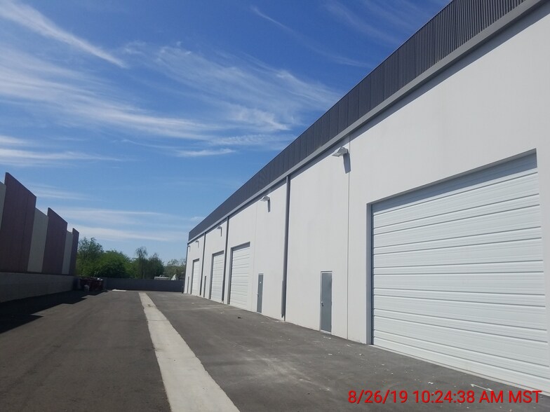 More Photos Of 1715 N Rosemont, Mesa Warehouse For Lease
