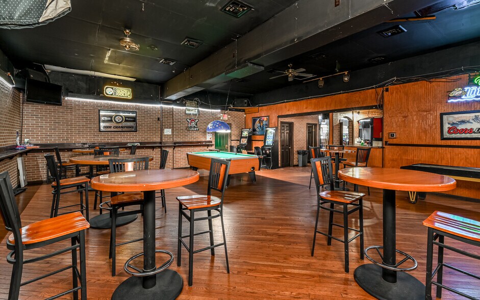 More Photos Of 1435 Freeport Rd, Cheswick General Retail For Sale