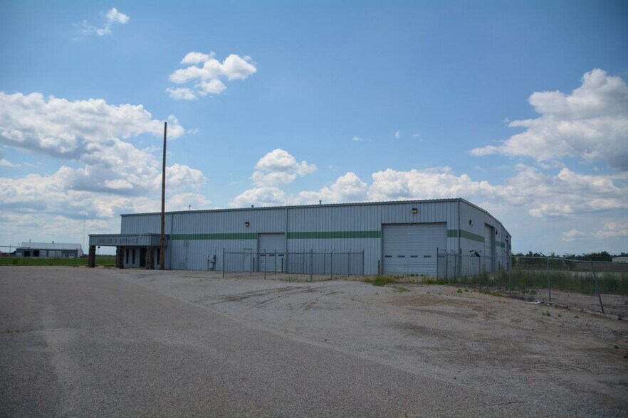 More Photos Of SE 241 SE 10 Ave, Great Bend Warehouse For Sale