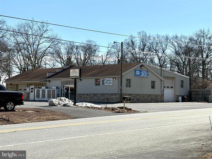 Primary Photo Of 62 Hershey Rd, Elizabethtown Freestanding For Sale