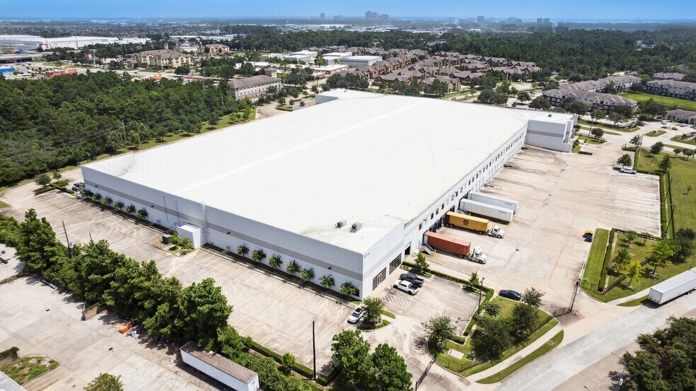 More Photos Of 300 Airtex Dr, Houston Distribution For Lease