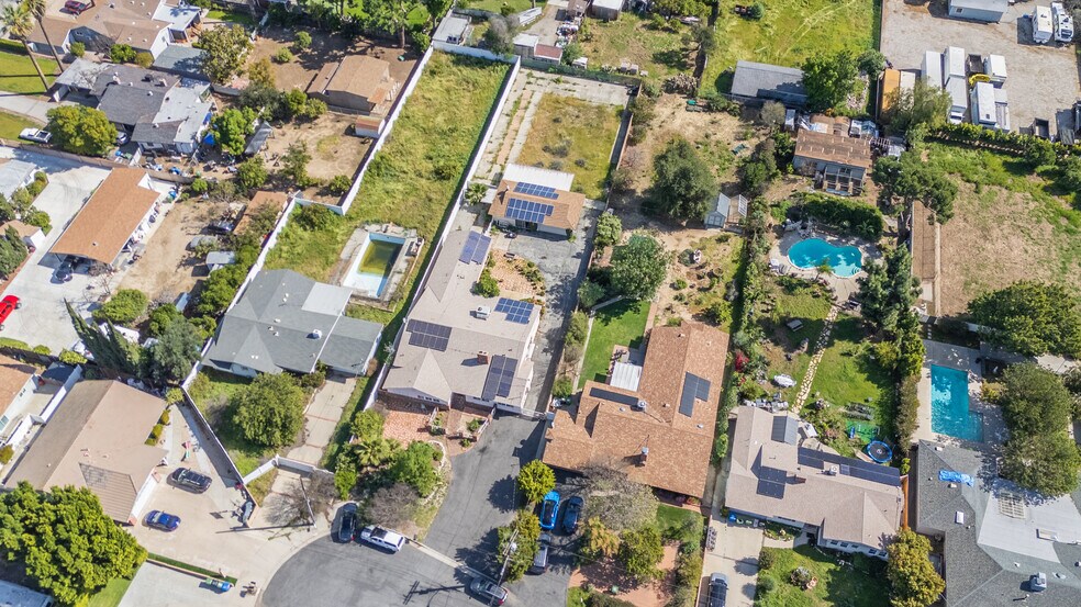 More Photos Of 9826 Columbus Ave, North Hills Multifamily For Sale