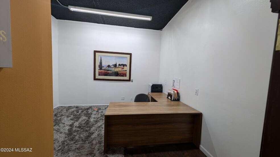 More Photos Of 2901 N Country Club Rd, Tucson Freestanding For Sale