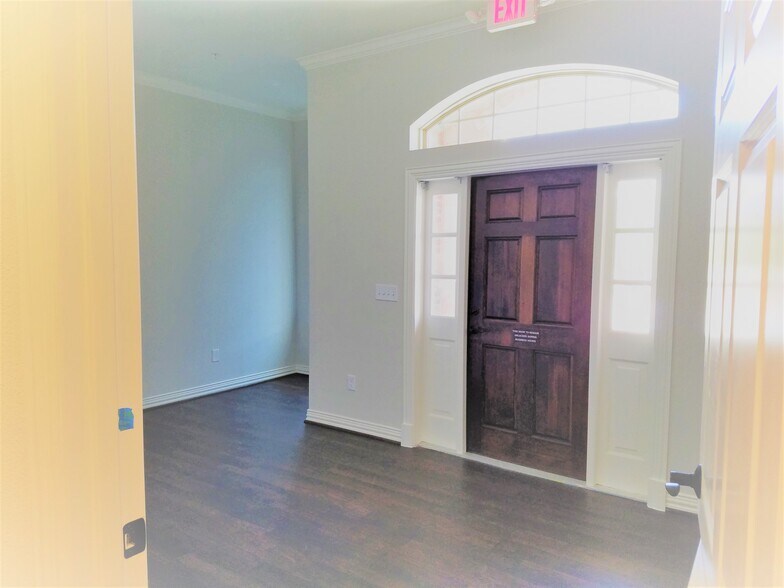 More Photos Of 8668 John Hickman Pky, Frisco Medical For Lease