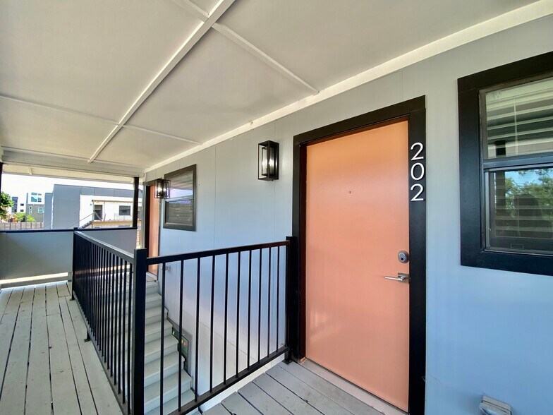 More Photos Of 4400 San Jacinto St, Dallas Multifamily For Sale