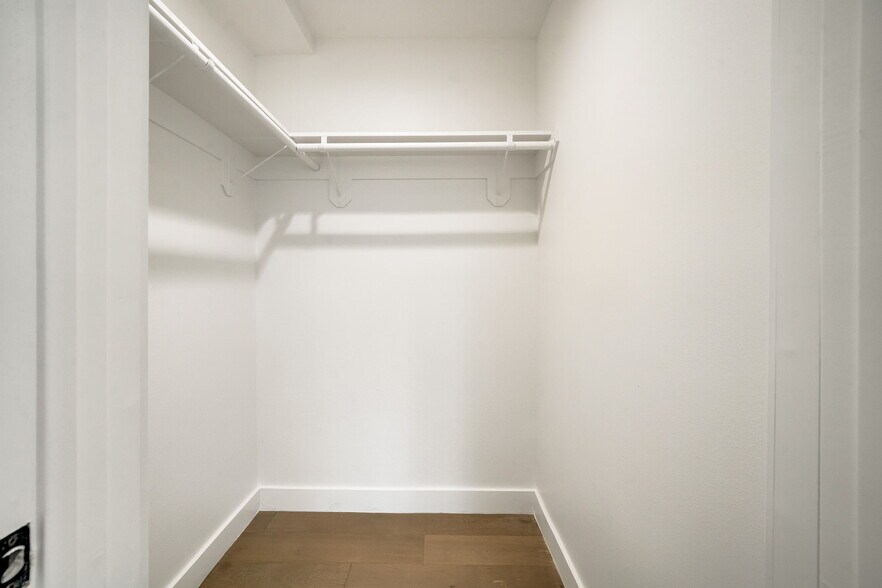 More Photos Of 6082 W 18th St, Los Angeles Apartments For Sale