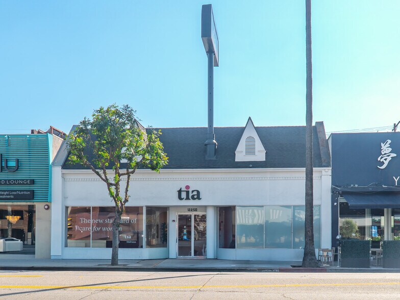 More Photos Of 12250 Ventura Blvd, Studio City Storefront For Sale