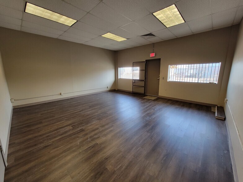 More Photos Of 310 S 25th St, Colorado Springs Light Distribution For Lease