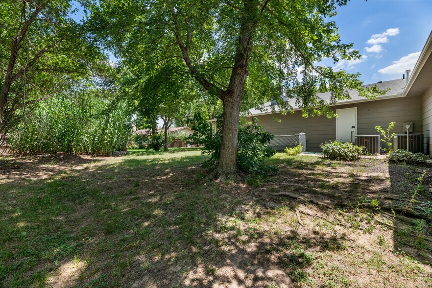 More Photos Of 106 Shadybrook Dr, Cheney Office For Sale