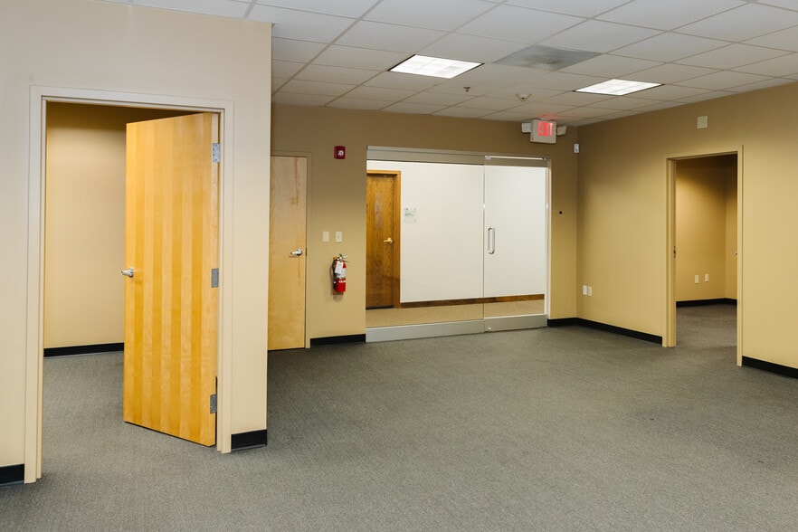 More Photos Of 100 Midway Rd, Cranston Unknown For Lease