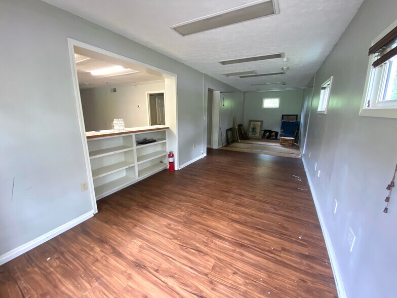 More Photos Of 78 Ash St, Calvert City Office For Sale