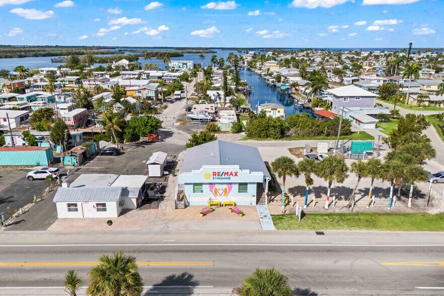 More Photos Of 4574 Pine Island Rd NW, Matlacha Office For Sale