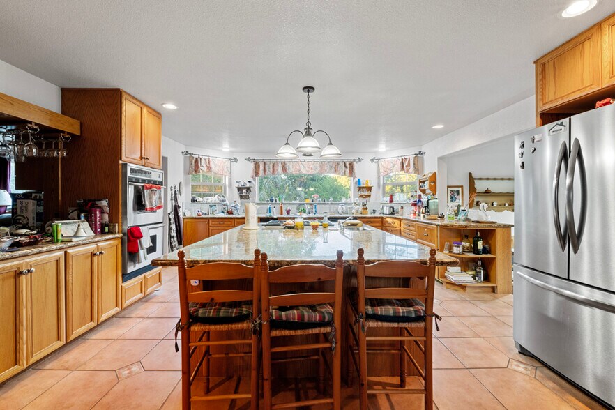 More Photos Of 3900 Holland Rd loop, Cave Junction Winery Vineyard For Sale