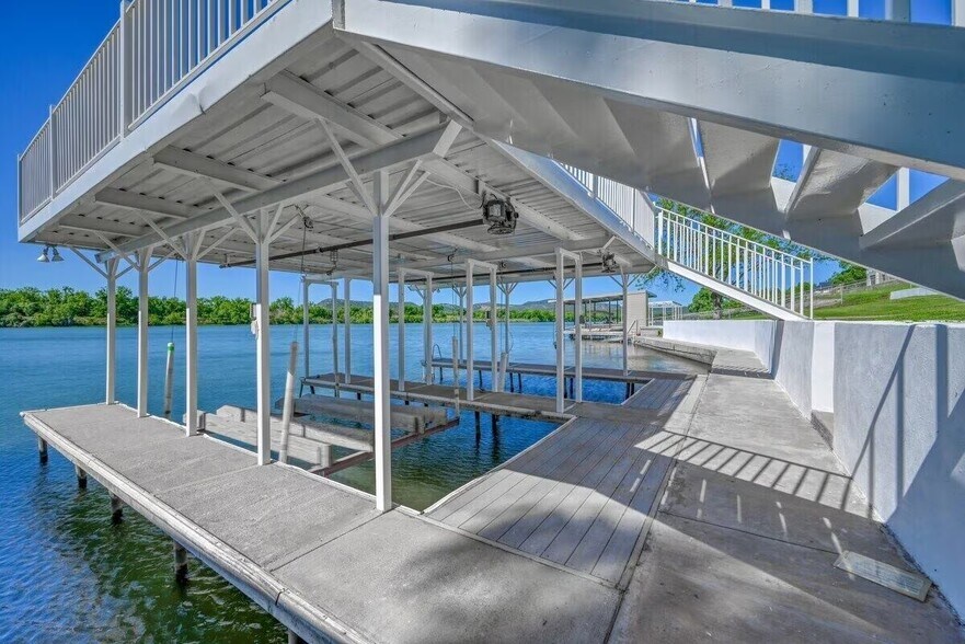 More Photos Of 3120 River Oaks Dr, Kingsland Specialty For Sale