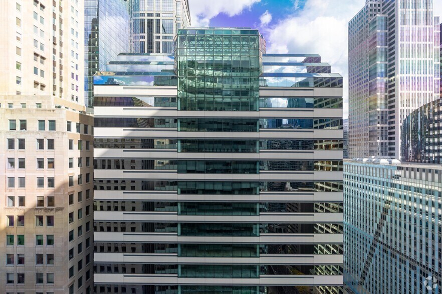 More Photos Of 203 N LaSalle St, Chicago Office For Lease