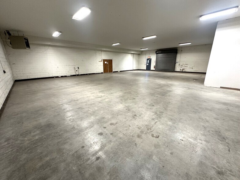 More Photos Of 5107 N Macarthur Blvd, Oklahoma City Freestanding For Lease