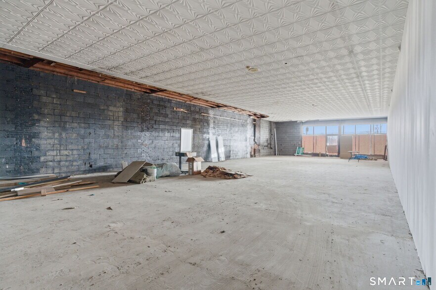 More Photos Of 657 Silas Deane Hwy, Wethersfield Freestanding For Lease