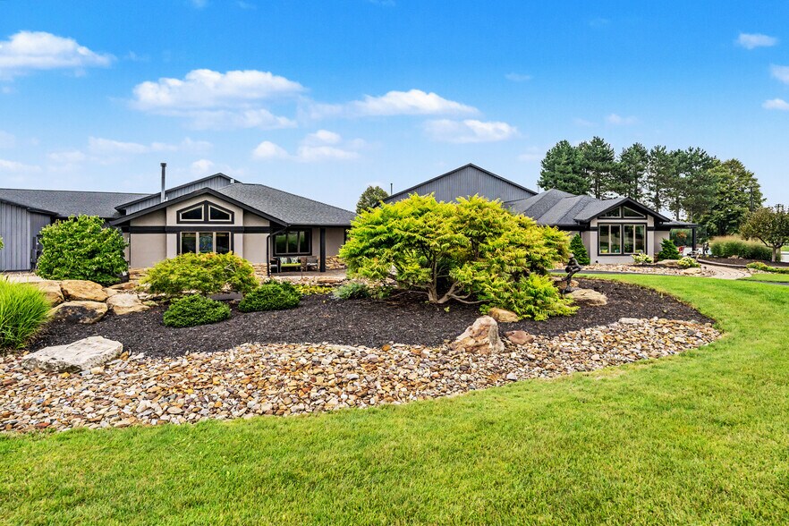 More Photos Of 7291 Stone Rd, Medina Office For Sale