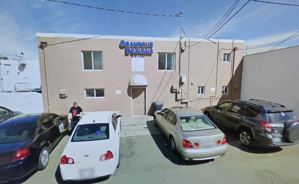 More Photos Of 821 Texas St, Fairfield General Retail For Sale