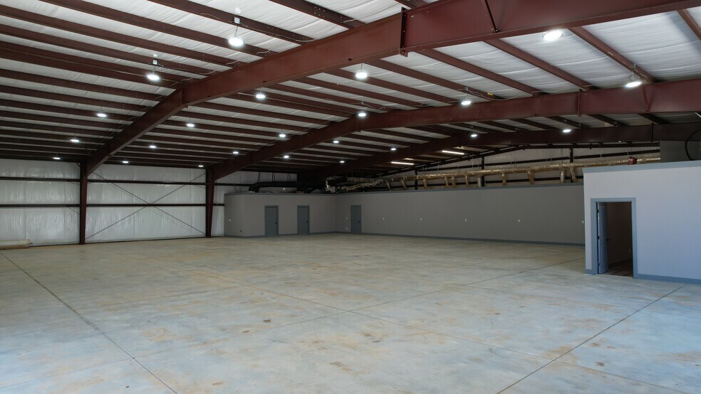 More Photos Of 262 Market Pl Ave, Prosperity Industrial For Sale