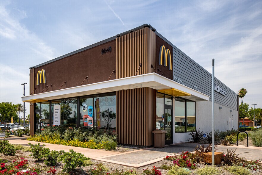 More Photos Of 9561-9971 Chapman Ave, Garden Grove Unknown For Lease