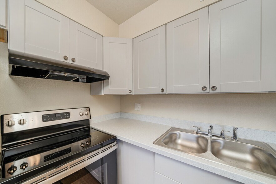 More Photos Of 2555 G St, Sparks Apartments For Sale