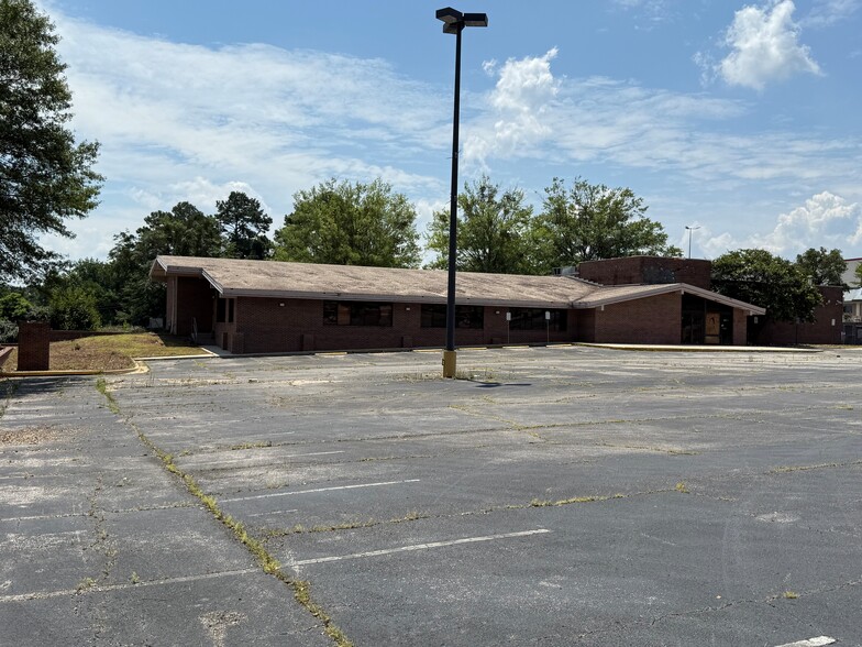 Primary Photo Of 7201 Crestwood Blvd, Birmingham Restaurant For Sale