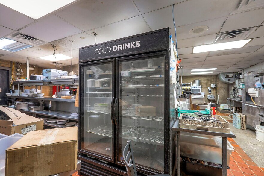 More Photos Of 330 E 135th St, Kansas City Restaurant For Sale