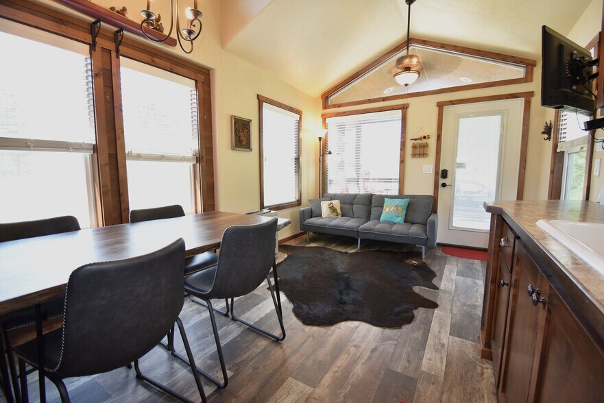 More Photos Of 3555 Yale Kilgore Rd, Island Park Multifamily For Sale