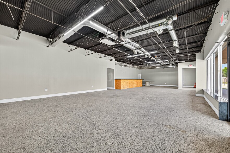 More Photos Of 13001-13011 Fondren Rd, Houston Unknown For Lease