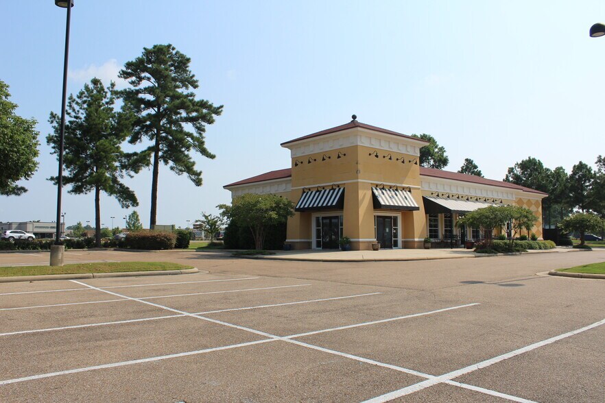 More Photos Of 108 Market St, Flowood Restaurant For Lease