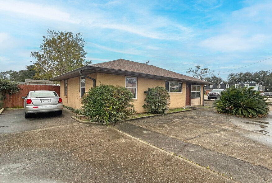 More Photos Of 10412 Jefferson Hwy, New Orleans Office For Sale