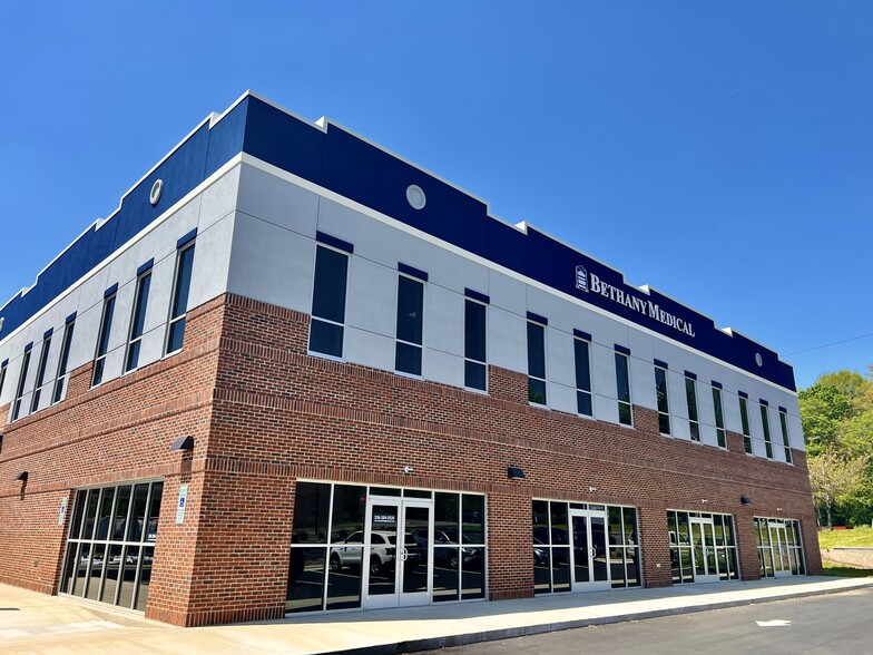 More Photos Of 1103 D St, North Wilkesboro Storefront Retail Office For Lease