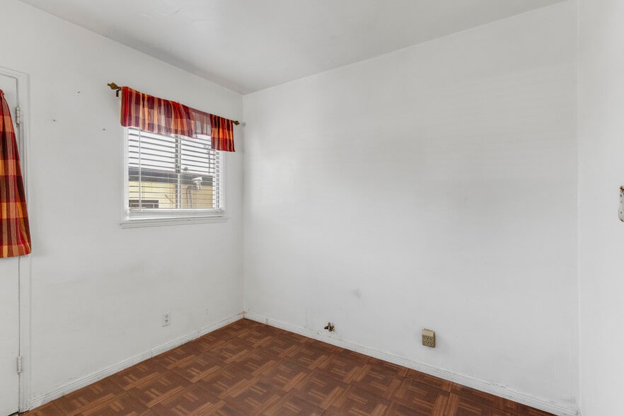 More Photos Of 1515 N Hollywood Way, Burbank Apartments For Sale