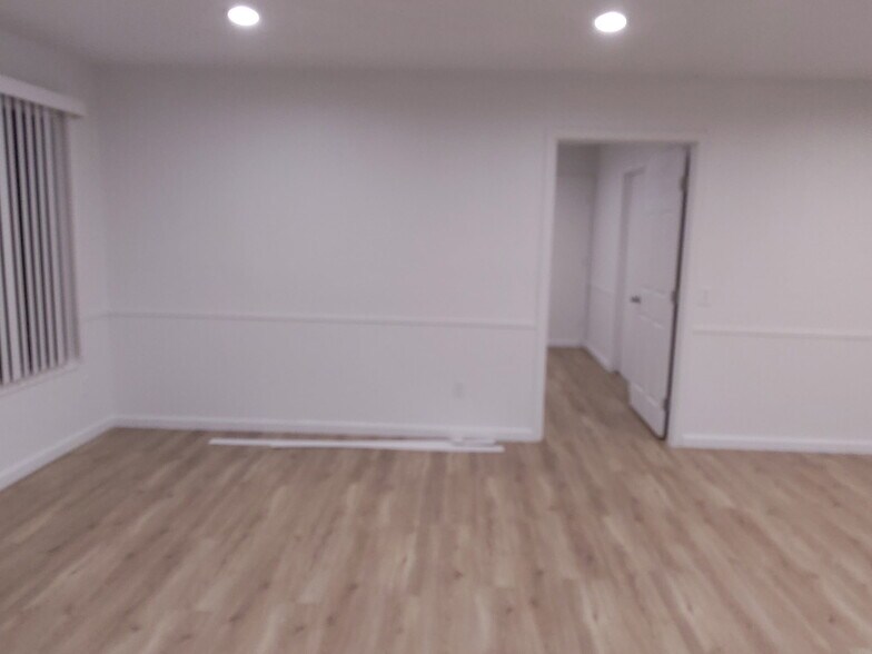 More Photos Of 18245 US Highway 18, Apple Valley Office For Lease
