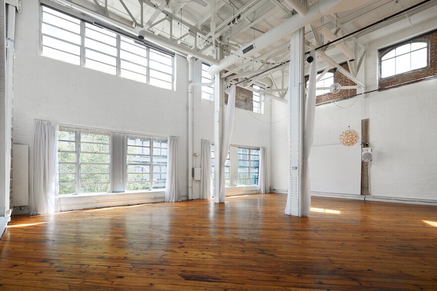 More Photos Of 230 N 2nd St, Philadelphia Loft Creative Space For Sale