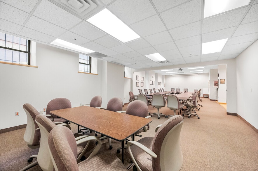 More Photos Of 19-29 Mechanic St, Worcester Office For Sale