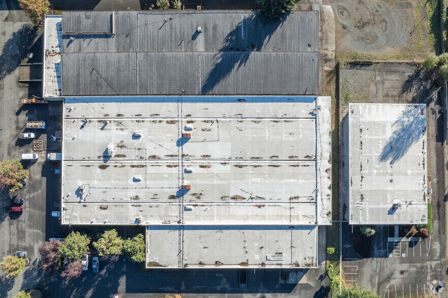 More Photos Of 811-832 3rd Ave S, Kent Manufacturing For Lease