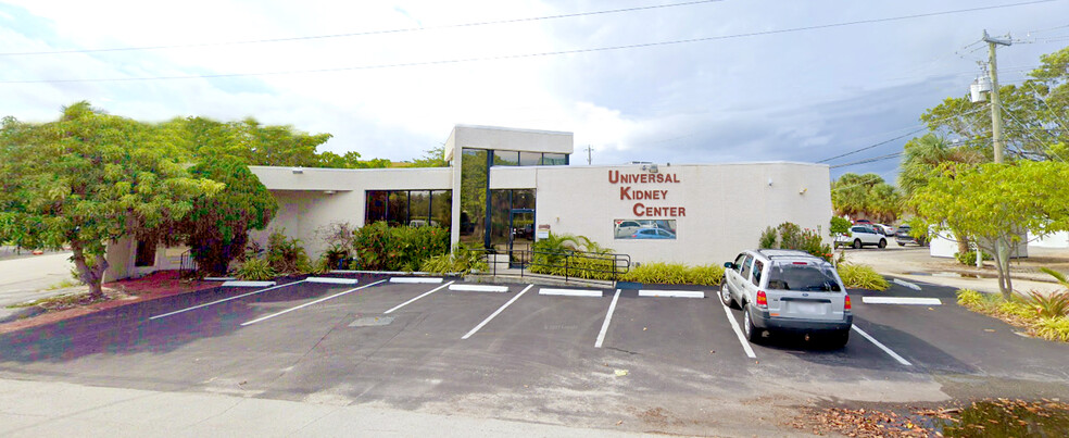 Primary Photo Of 4875 NE 20th Ter, Fort Lauderdale Medical For Sale