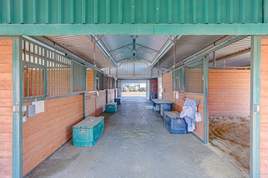 More Photos Of 7950 N Coyote Springs Rd, Prescott Valley Horse Stables For Sale