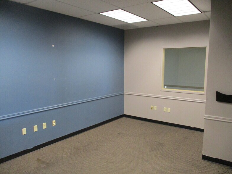 More Photos Of 412 S 9th Ave, Walla Walla Freestanding For Lease