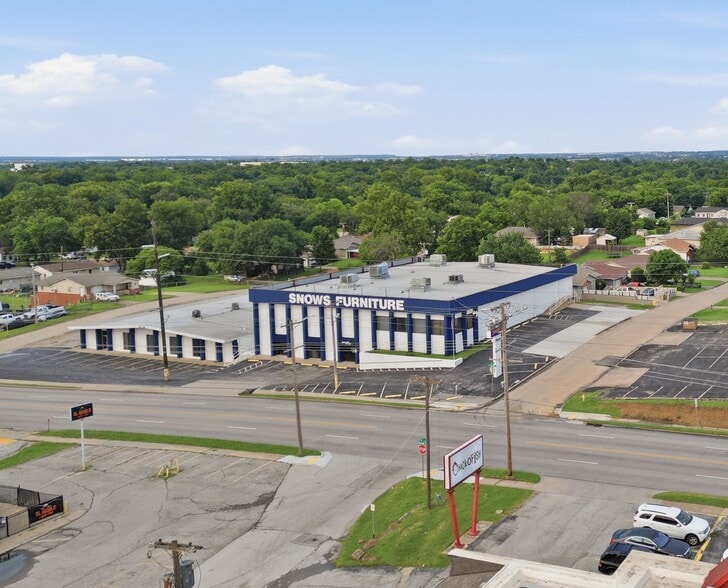 More Photos Of 851 S Sheridan Rd, Tulsa Freestanding For Sale