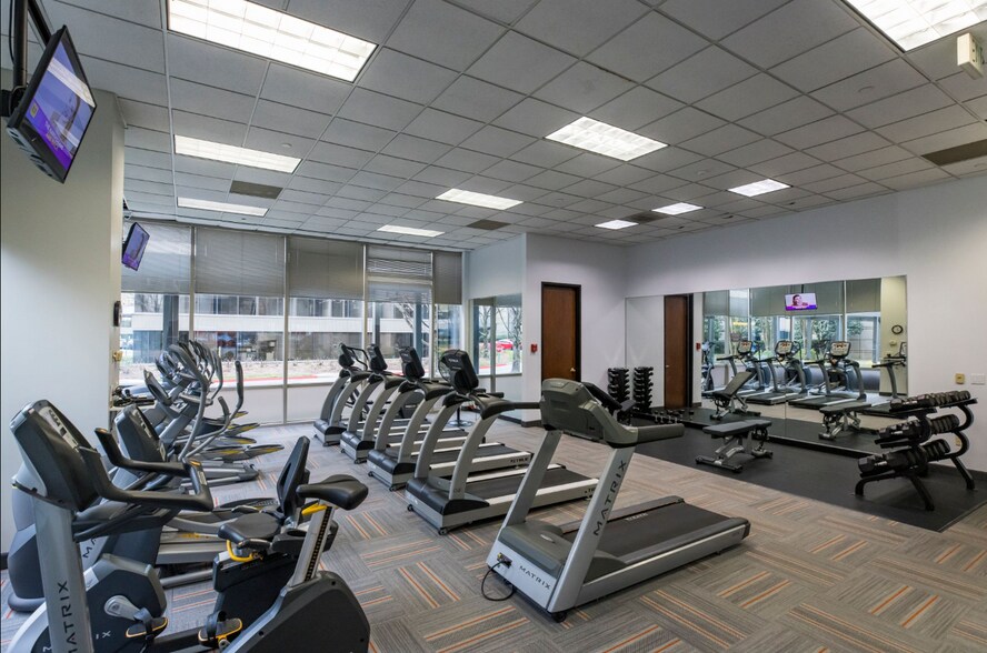 More Photos Of 5909 Peachtree Dunwoody Rd NE, Atlanta Coworking Space