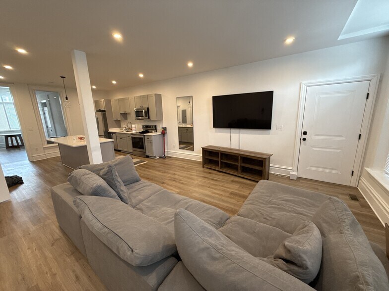 More Photos Of 122 State St, Harrisburg Apartments For Sale