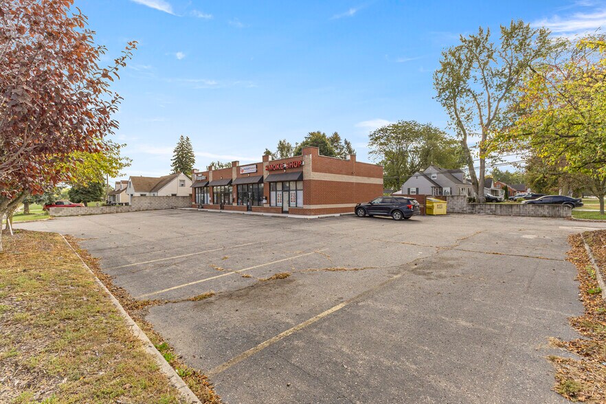 More Photos Of 25241-25251 Eureka Rd, Taylor Storefront Retail Office For Lease